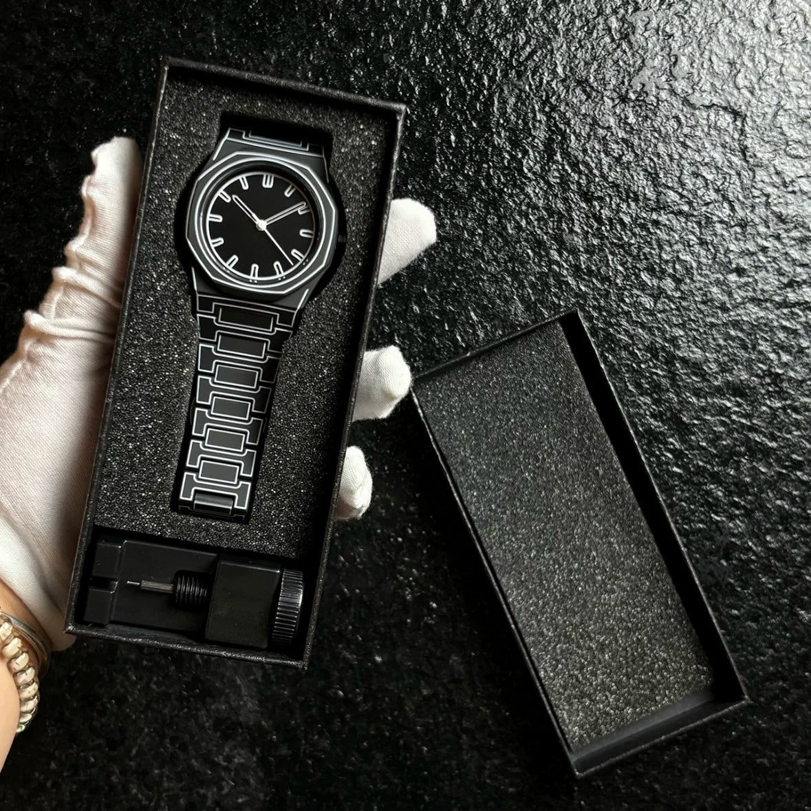 Versatile Men’s Quartz Watch
