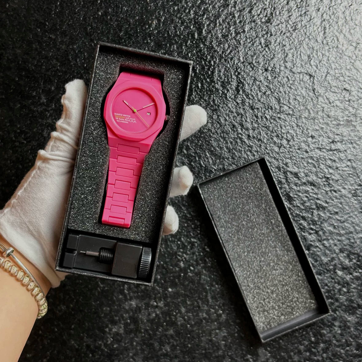 Versatile Men’s Quartz Watch