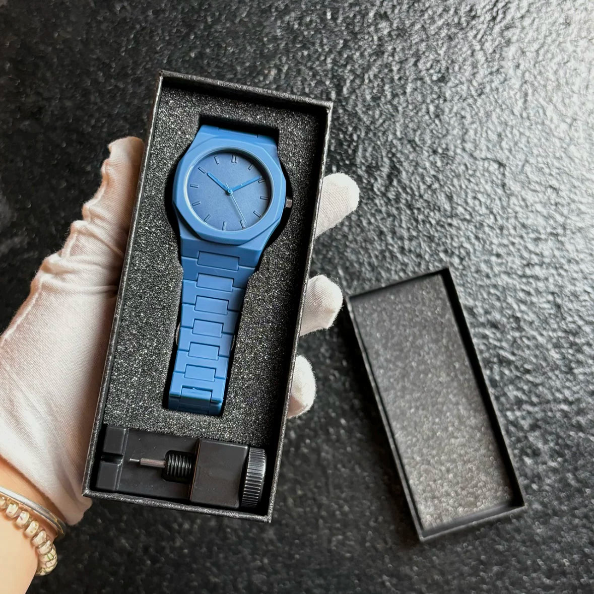 Versatile Men’s Quartz Watch